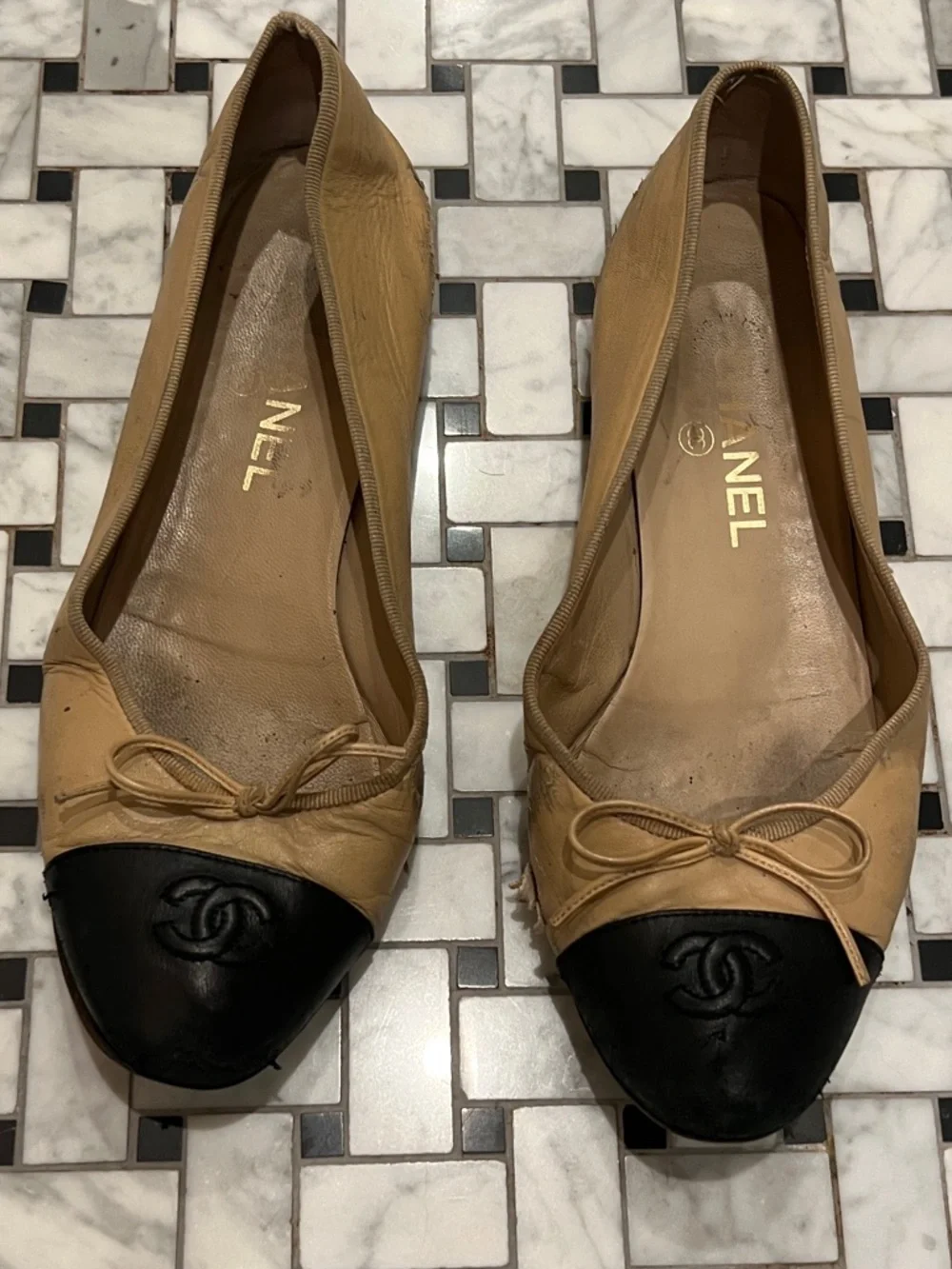 CHANEL Beige and Black Cap-Toe Leather Ballet Flats - Picture 2 of 5
